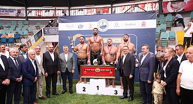 İshakçılar Yağlı Pehlivan Güreşleri'nde başpehlivan Seçkin Duman oldu
