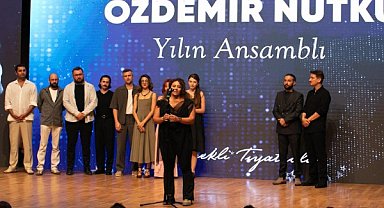 İzBBŞT, Özdemir Nutku Tiyatro Ödülleri’nde dört ödül aldı
