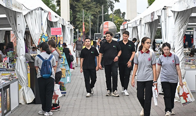 İZKİTAP Kültürpark’ta kitapseverleri buluşturuyor