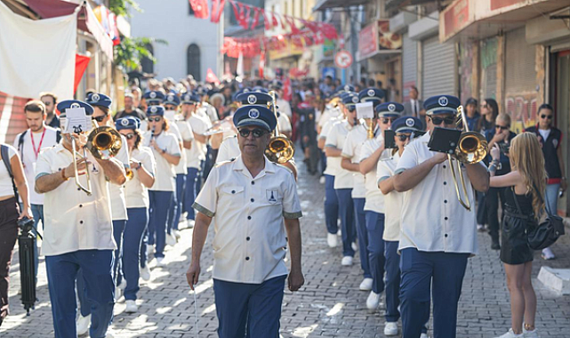 İzmir’de 9 Eylül için Zafer Yürüyüşü düzenlendi