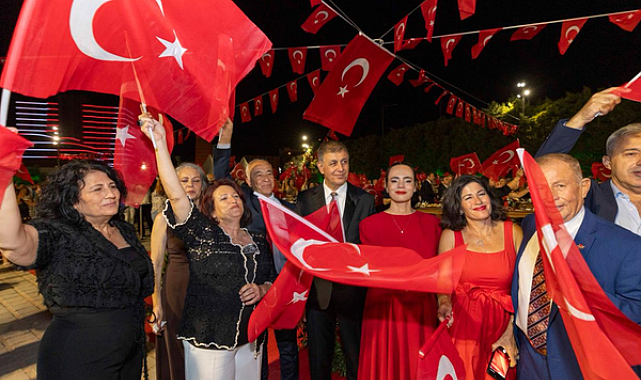 İzmir’in kurtuluşunun 104. yılı resepsiyonla başladı