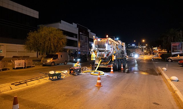 İZSU’dan 13 kilometrelik atık su hattında temizlik ve güçlendirme çalışması