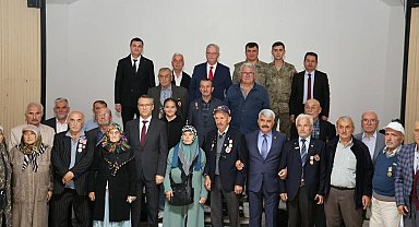 Kandıra’da şehit yakınları ve gaziler onuruna program düzenlendi