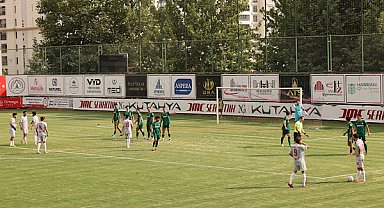Karaköprü Belediyespor, Ayos Osmaniyespor'u 2-1 mağlup etti