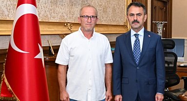 Karamürsel Çamçukur Mahalle Muhtarı Bat, Vali Aktaş’ı ziyaret etti