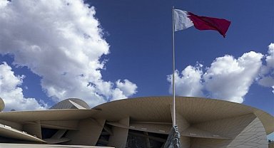 Katar ve BAE dışişleri yetkilileri telefonda görüştü