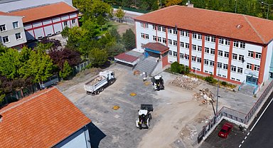 Kayseri'de 3 okula yeşil dokunuş: Okul bahçeleri yenilendi