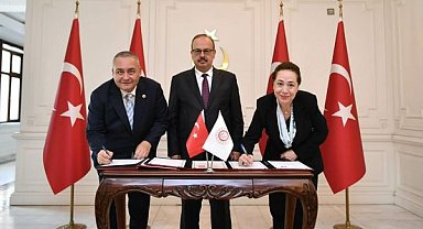 Başkan Uysal, yeni kitabını Gazipaşa’da tanıttı