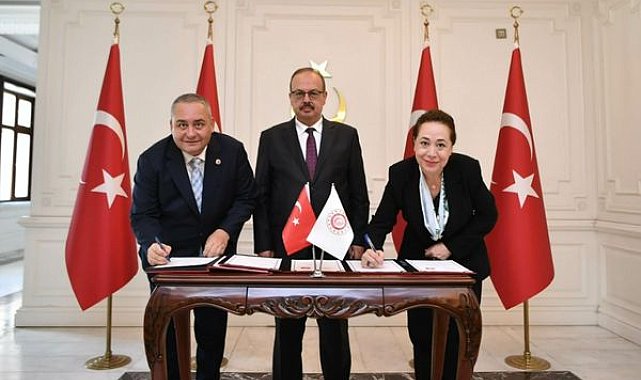 Başkan Uysal, yeni kitabını Gazipaşa’da tanıttı