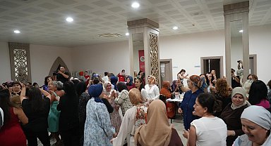 Kepez’de kadınlar matinesinde müzik ve eğlence bir araya geldi