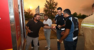 Kepez'den Antalya'daki yangın bölgesine araç, personel ve gıda desteği