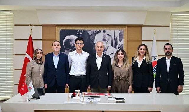 Kepez’in gururu Serhat’a Kocagöz’den burs desteği