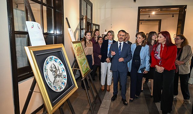 Kocaeli’de ‘İzmit Tarihine Geleneksel Çini Sanatı ile Yolculuk’ sergisi açıldı