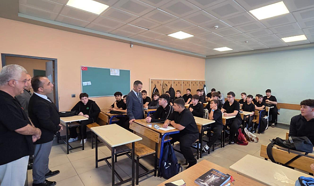 Kocaeli Valisi Aktaş, yeni eğitim yılı öncesi okulları ziyaret etti
