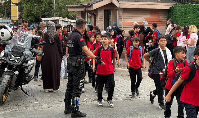 Konya Büyükşehir Zabıtası okul çıkışlarında öğrencilerin güvenliğini sağlıyor