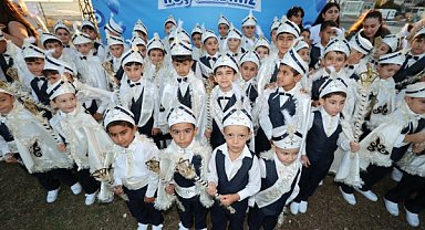 Küçükçekmece’de 151 çocuğun katılımıyla toplu sünnet şöleni düzenlendi