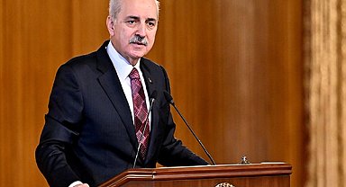 Kurtulmuş, Hacı Bektaş-ı Veli’nin türbesini ziyaret etti