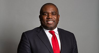 Lammy’den Starmer’a övgü: Büyük övgüyü hak ediyor