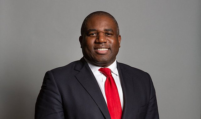 Lammy’den Starmer’a övgü: Büyük övgüyü hak ediyor