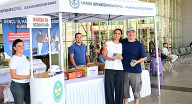Manisa Büyükşehir Belediyesi üniversite öğrencilerini terminalde karşıladı