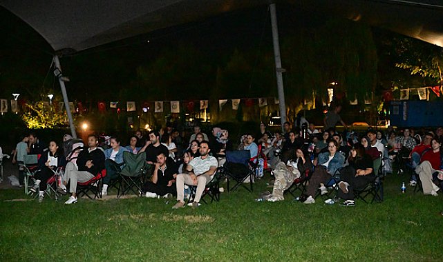 Manisa’da Avrupa Hareketlilik Haftası kapsamında açık hava sineması düzenlendi