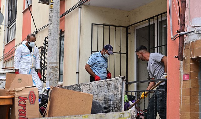 Manisa’da Barbaros Mahallesi’ndeki çöp ev temizlendi