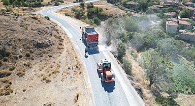 Manisa'da Kırkağaç-Akhisar bağlantı yolunda sathi kaplama çalışması yapıldı
