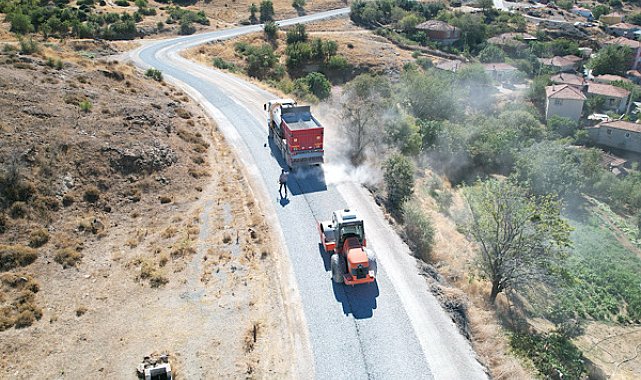 Manisa'da Kırkağaç-Akhisar bağlantı yolunda sathi kaplama çalışması yapıldı