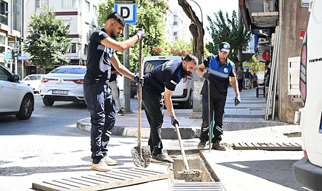 Manisa'da yağmur suyu ızgaralarında temizlik çalışmaları hızlandırıldı