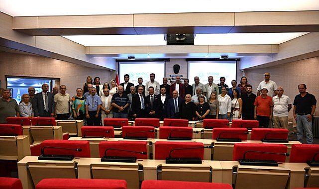 Manisa Kent Konseyi’nde Hakkı Bayraktar yeniden başkan seçildi