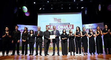 Metro İstanbul Yaz Okulu’nda 400 öğrenci mezun oldu