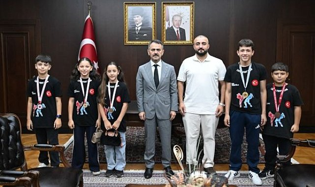 Muay Thai şampiyonlarından Vali Aktaş’a ziyaret