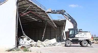 Nilüfer’de üç mahallede kaçak yapı yıkımı