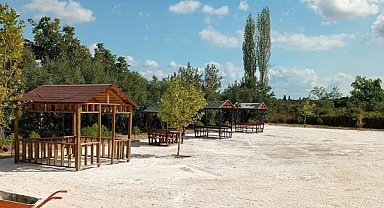 Orhangazi'de Karsak Mesire Alanı'na 1.800 metrekarelik parke düzenlemesi