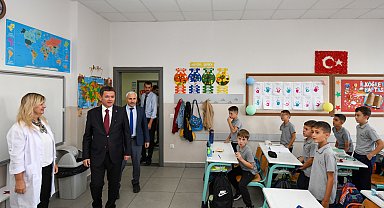 Osmangazi Belediye Başkanı Aydın, yeni eğitim yılının ilk gününde öğrencilerle buluştu