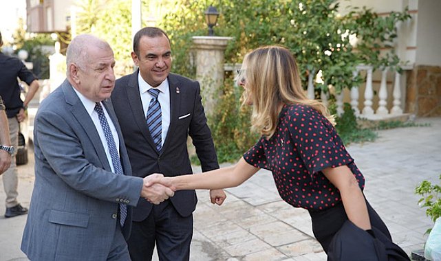Özdağ, Burhan Özfatura’nın ailesine taziye ziyaretinde bulundu