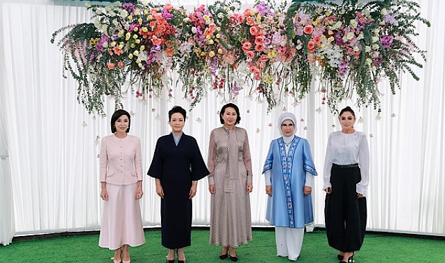 Peng Liyuan, Bişkek’te lider eşleriyle buluştu