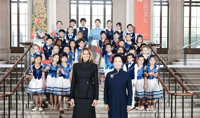 Peng Liyuan ve ABD Başkanı Trump’ın eşi Melania, Ulusal Asya Sanatı Müzesi’ni ziyaret etti