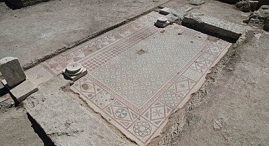 Pompeiopolis'te 105 metrekarelik mozaik ve Eros başı bulundu