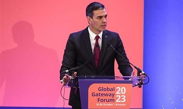Sanchez’den Almodovar ve Cercas’a tebrik mesajı