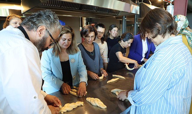 Sennur Sezer’in “Eski İkramları” Pancar Deposu’nda canlandı