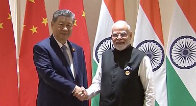 Şi Cinping ve Modi, Çin-Hindistan ilişkilerini görüştü