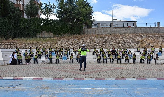 Siirt’te çocuklara trafik güvenliği eğitimi verildi