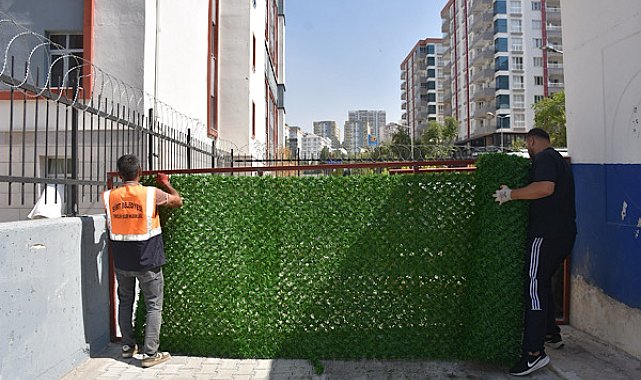 Siirt’te çöp konteynerleri dekoratif çitlerle düzenleniyor