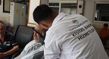 Toroslar Belediyesi'nden huzurevi sakinlerine kişisel bakım hizmeti