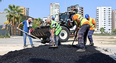 Toroslar’da mahalle yollarında üst yapı çalışmaları sürüyor