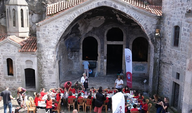 Trabzon’da genç yetenekler profesyonel sanatçılarla buluştu