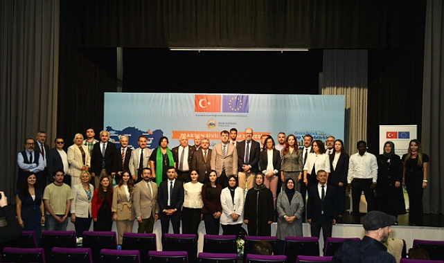 Trabzon’da Sivil Katılım Zirvesi düzenlendi