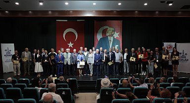 TÜRFAD İzmir Şubesinin 27. ödül töreni Konak'ta düzenlendi