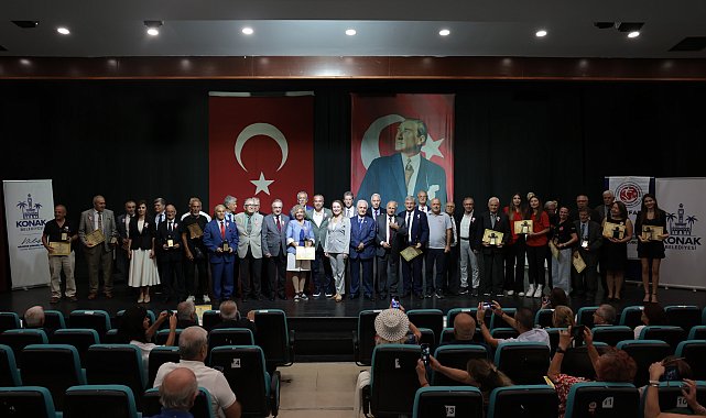 TÜRFAD İzmir Şubesinin 27. ödül töreni Konak'ta düzenlendi